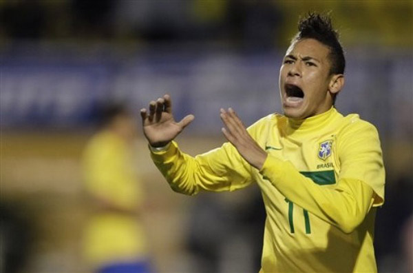 德甲最快10次帽子戏法排名：凯恩76场居首，盖德-穆勒161场（德甲10次帽子戏法达成速度榜：凯恩76战第一，盖德-穆勒161战）