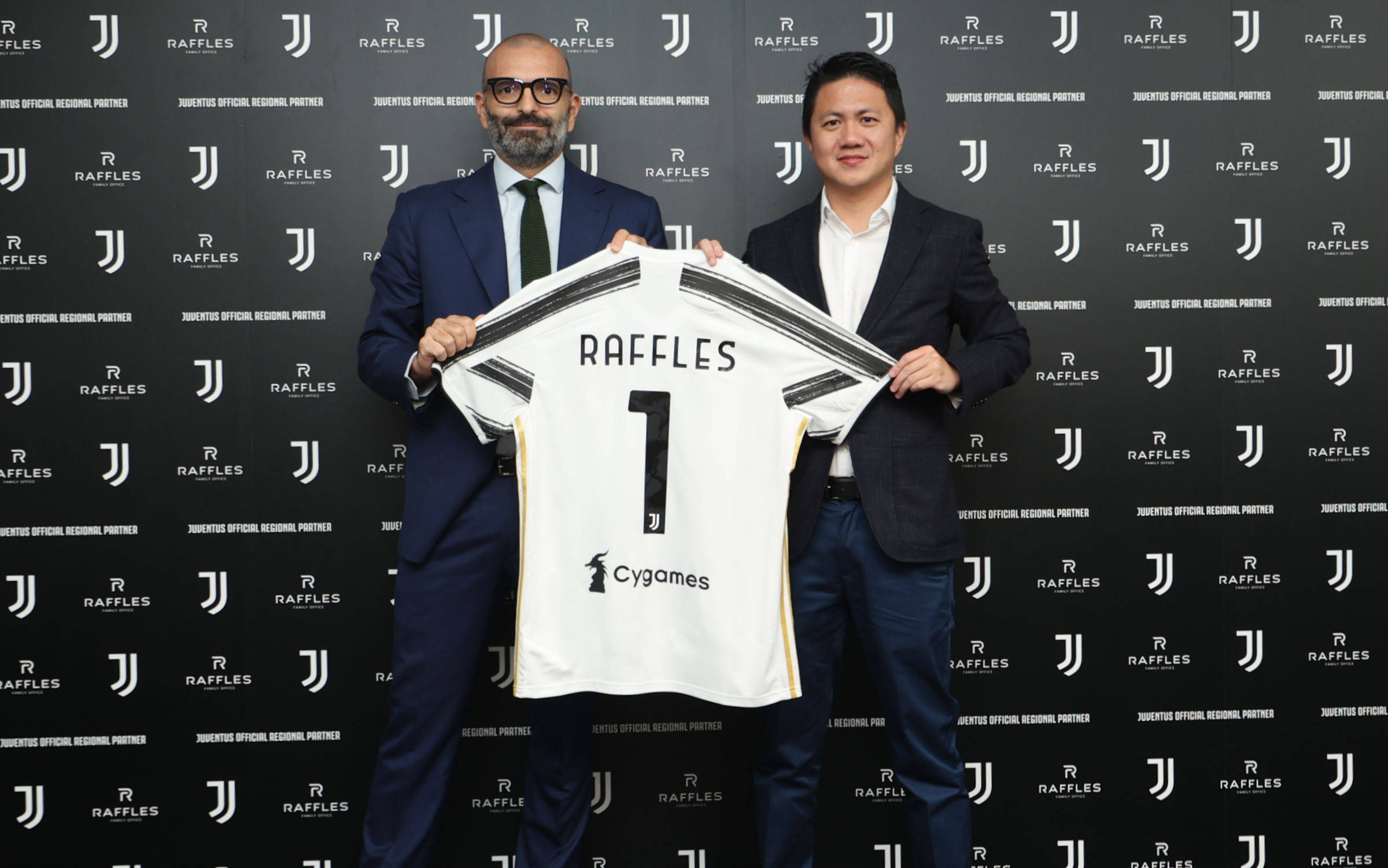 记者：如今国脚级球员税后拿100万甚至几十万年薪越来越普遍（记者：国脚级球员税后年薪百万乃至数十万日趋普遍）