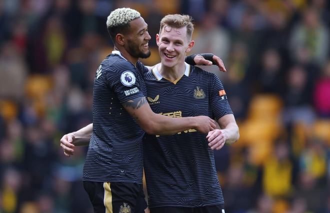 意外变阵！安东尼戴维斯坐镇五号位，解锁独行侠争胜关键优势（突发变阵！安东尼·戴维斯改打中锋，独行侠赢球关键优势被激活）