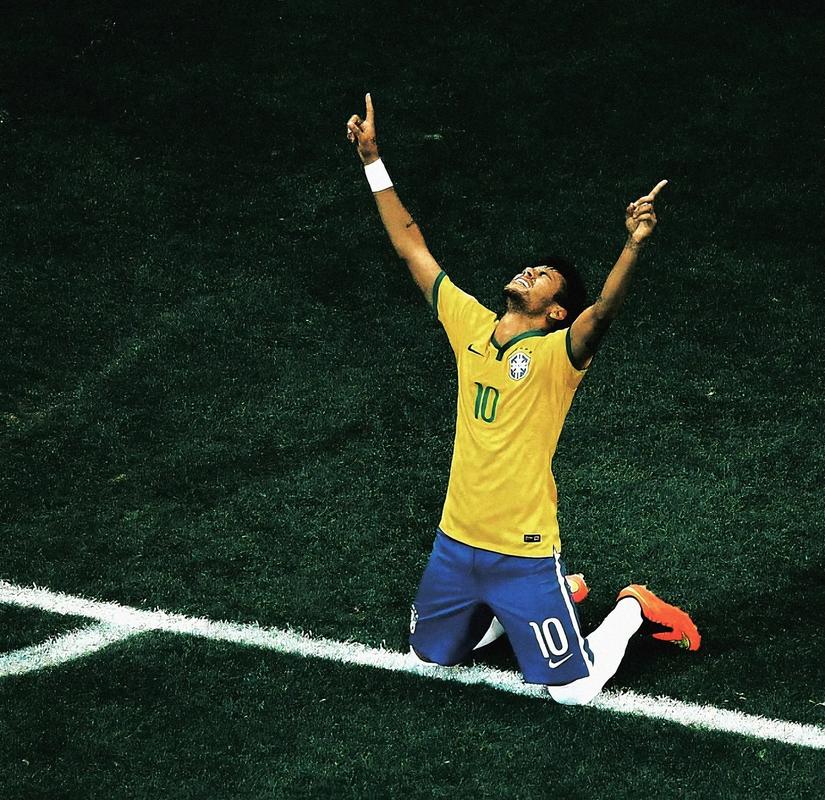 大连人队球迷热情依旧（大连人队拥趸热情不减）